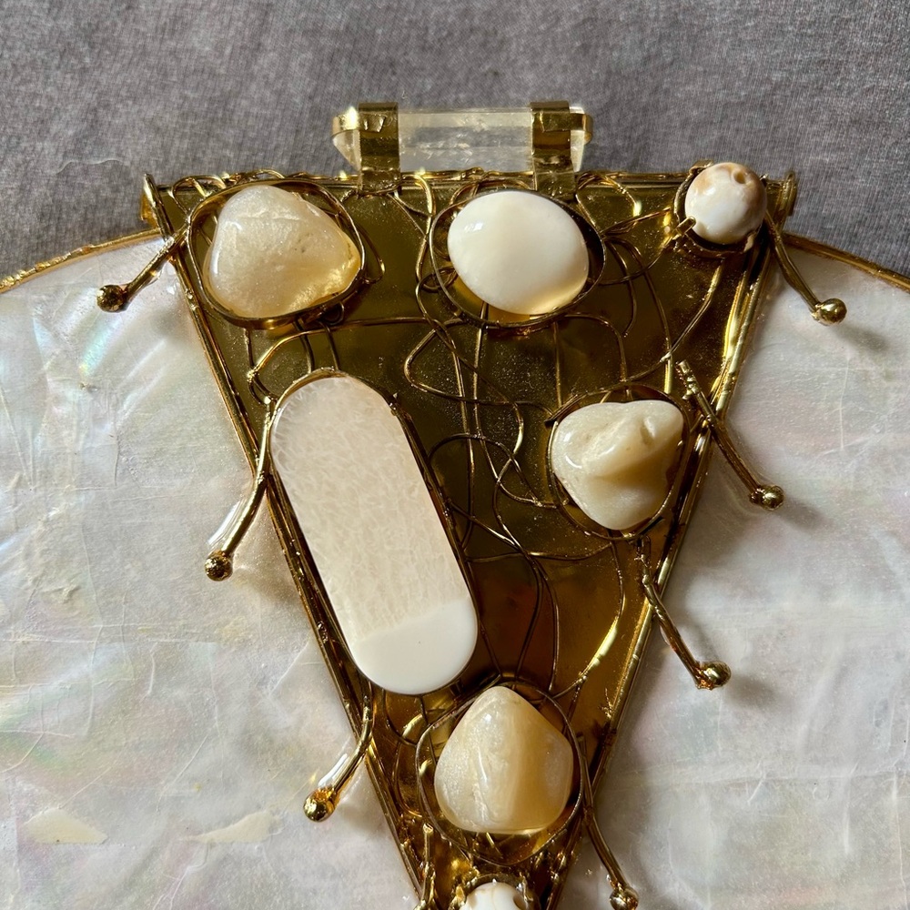 NEW La Perle Ramla Elegant Mother of Pearl Clutch purse.  Handmade on brass - Picture 4 of 6